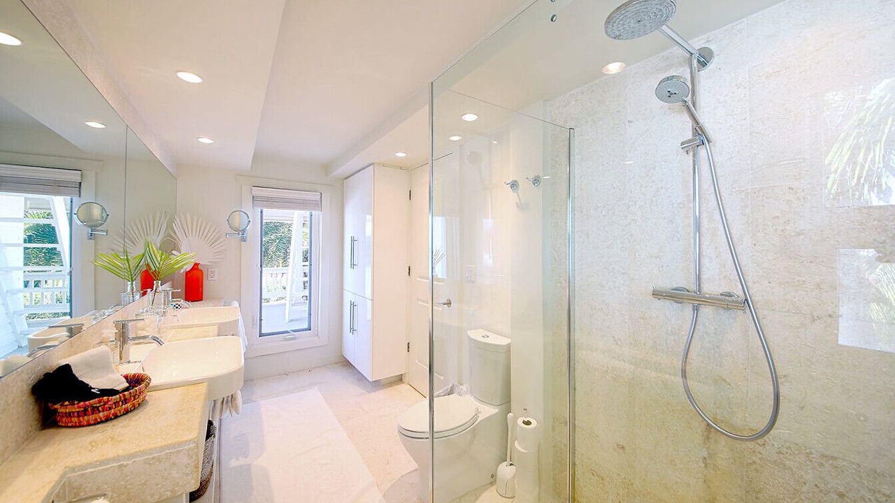 Photo of Bathroom in Governor's Harbour