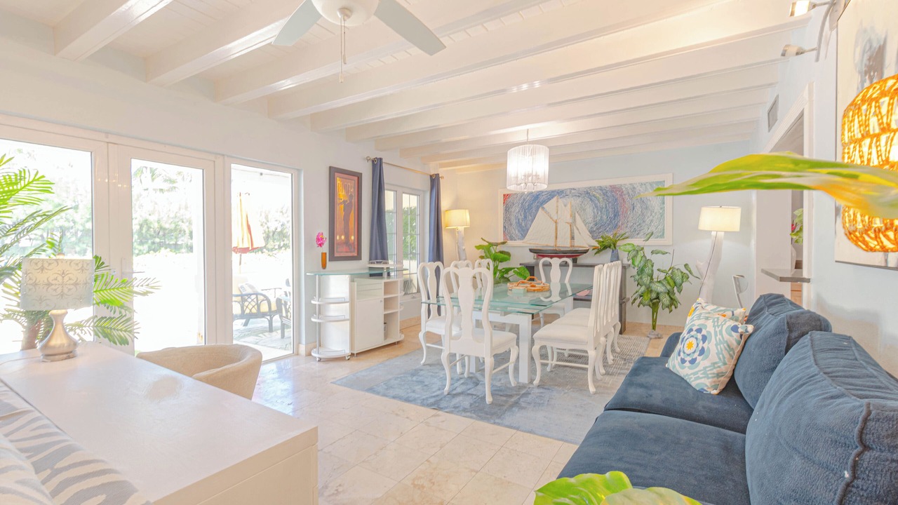 Photo of Livingroom in Nassau