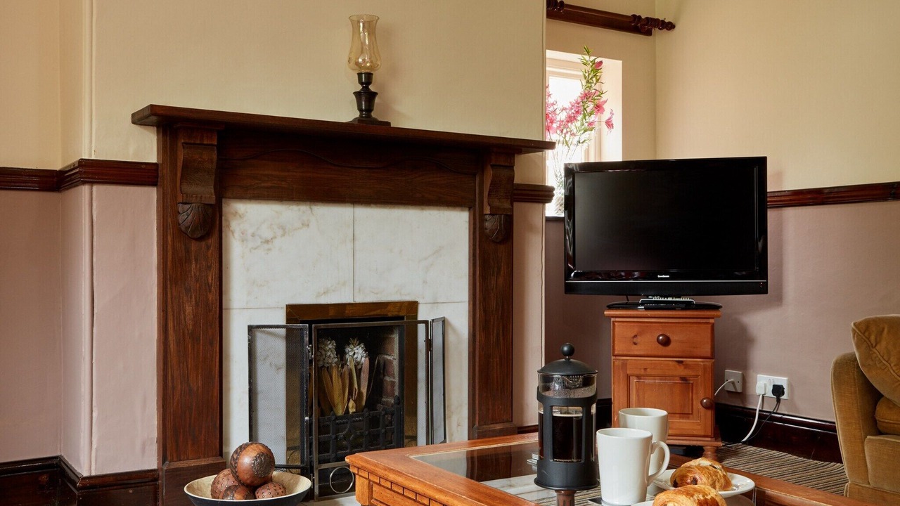 Photo of Livingroom in Dalbury Lees