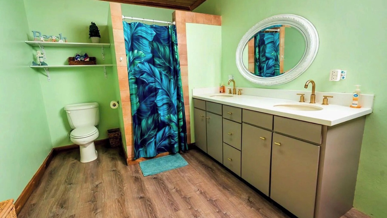 Photo of Bathroom in Spanish Wells