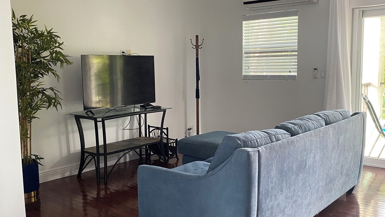 Photo of Livingroom in Lucaya