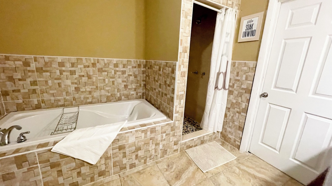 Photo of Bathroom in Tar Bay