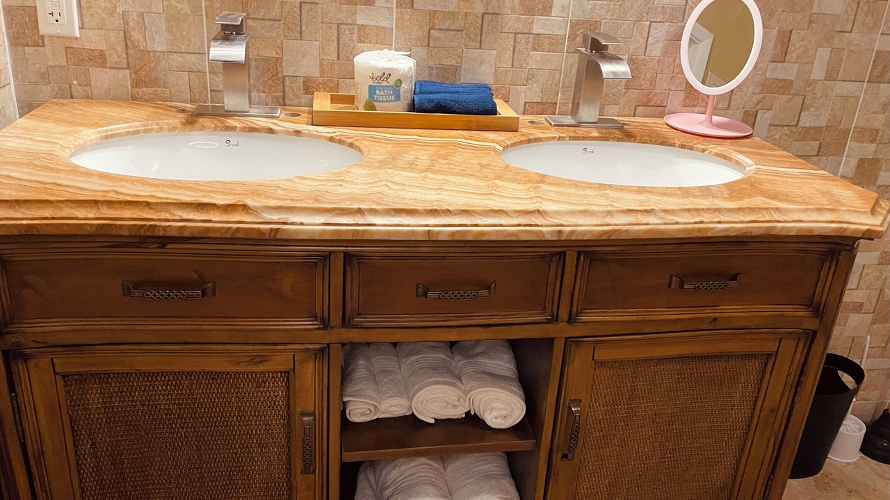 Photo of Bathroom in Tar Bay