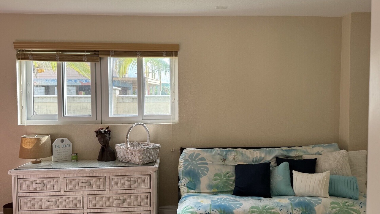 Photo of Livingroom in High Rock