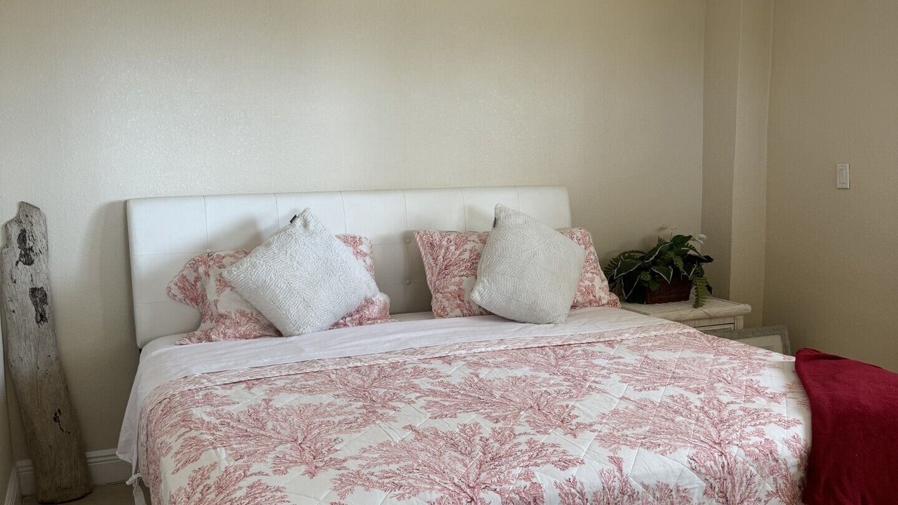 Photo of Bedroom in High Rock