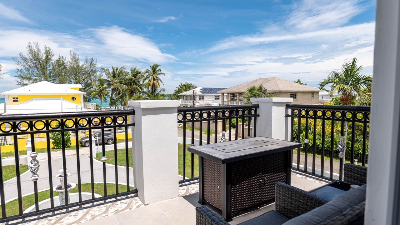 Photo of Patio Balcony in Nassau
