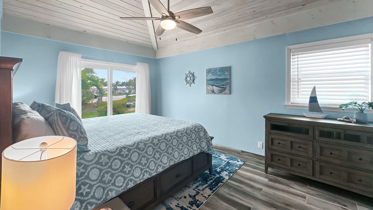 Photo of Bedroom in Treasure Cay