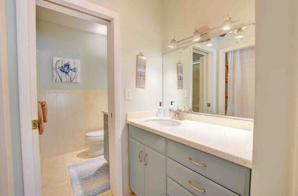 Photo of Bathroom in Paradise Island