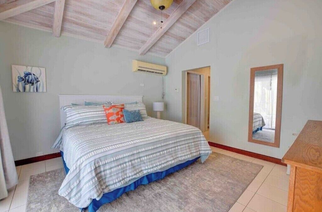 Photo of Bedroom in Paradise Island