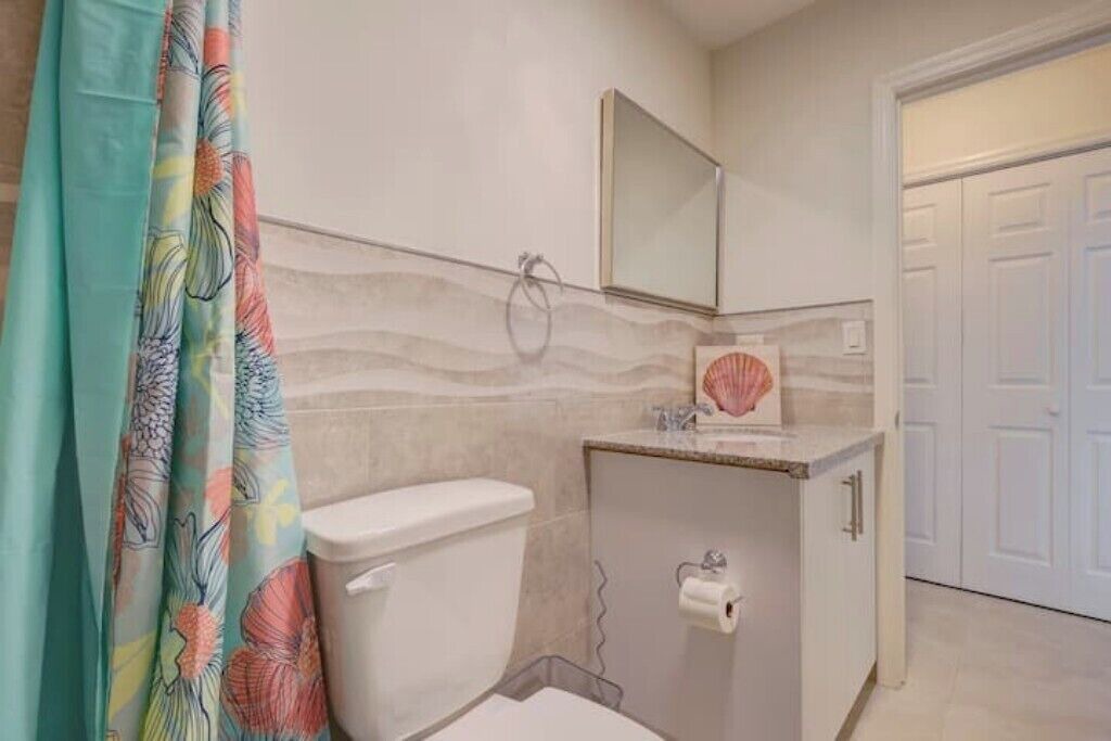 Photo of Bathroom in Paradise Island