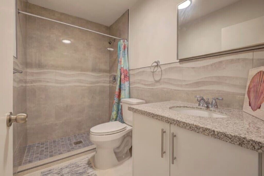 Photo of Bathroom in Paradise Island