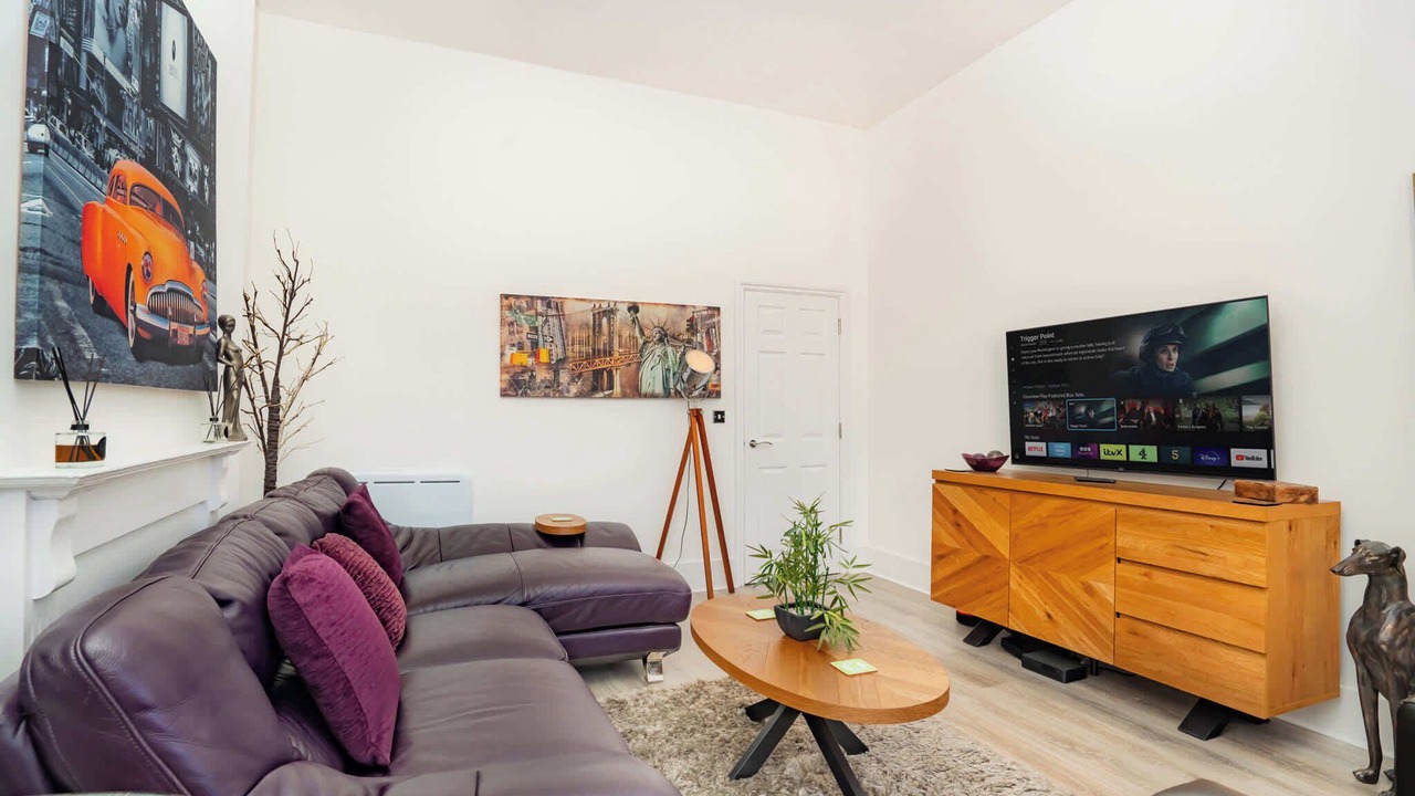 Photo of Livingroom in Cheltenham