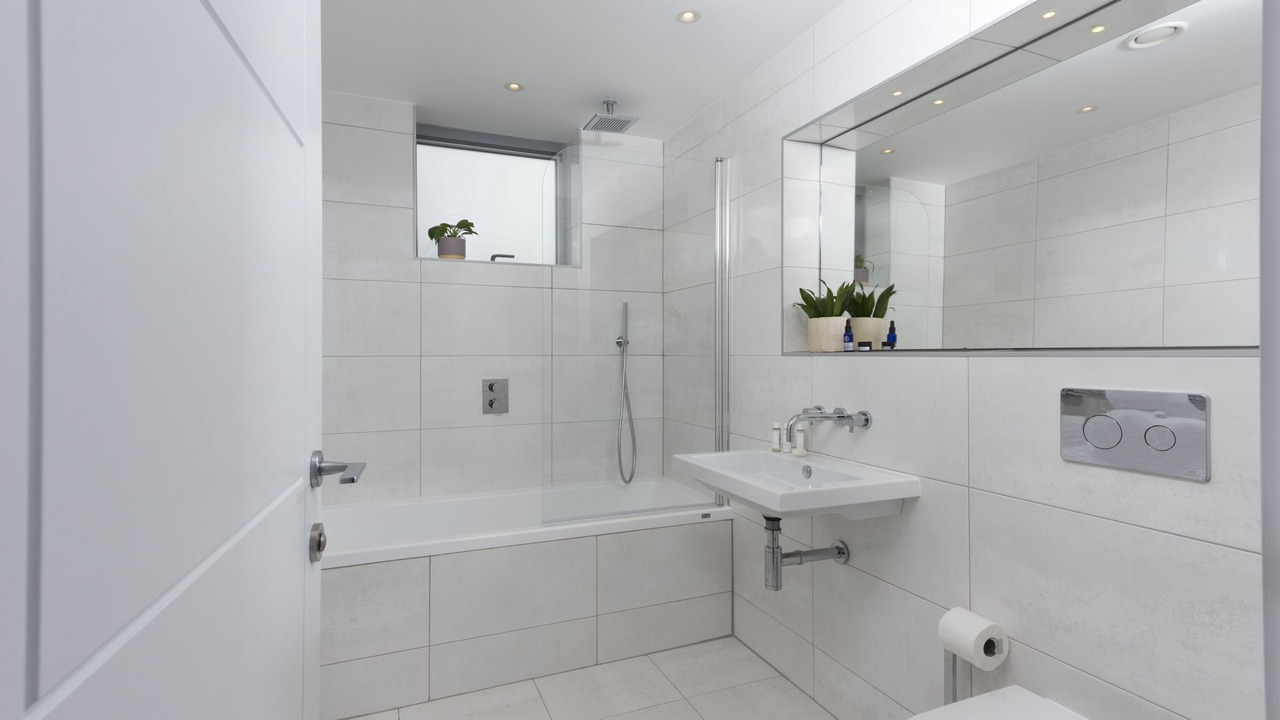 Photo of Bathroom in Newquay City Centre
