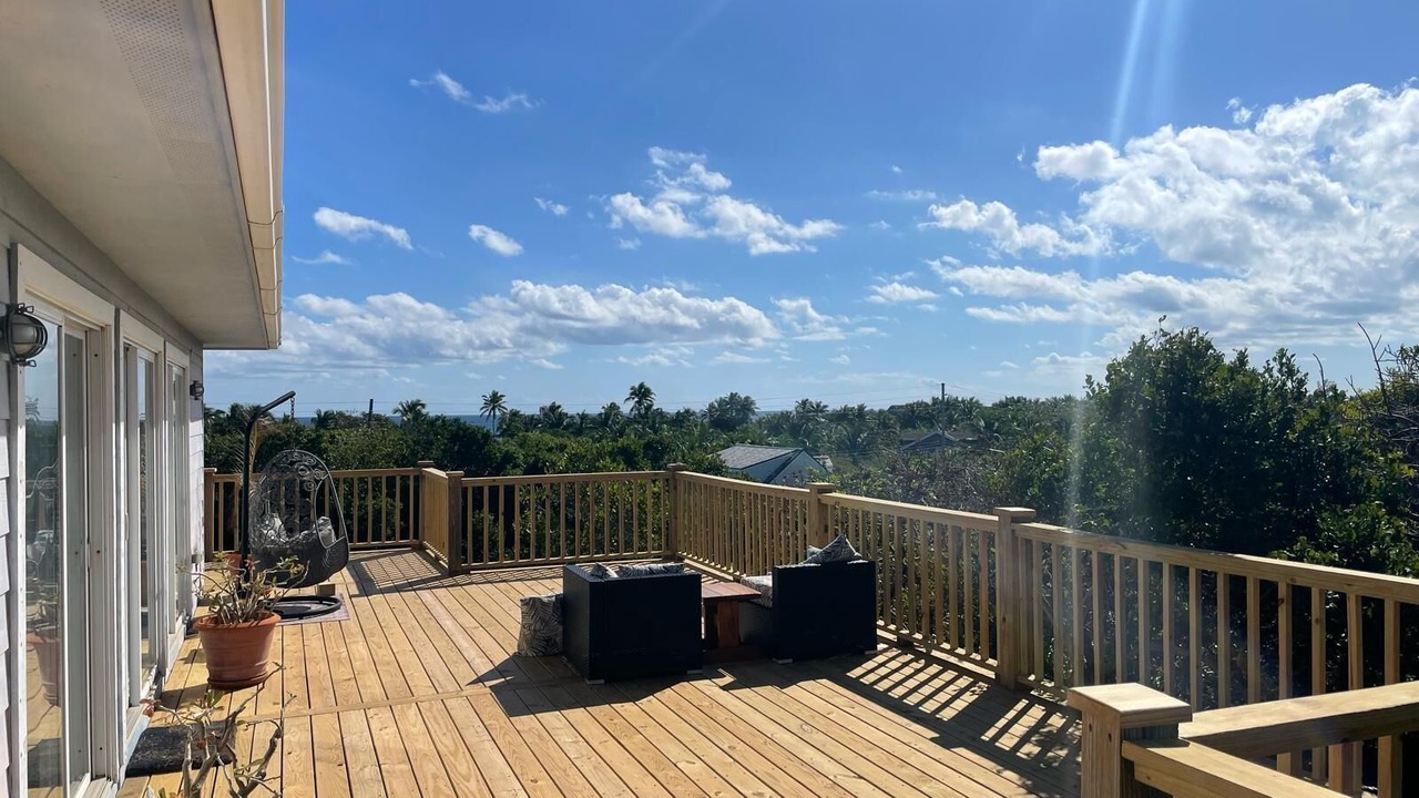 Photo of Patio Balcony in Dunmore Town