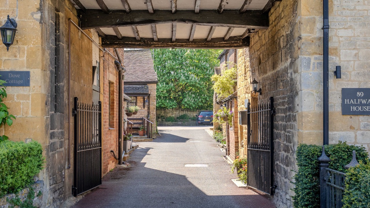 Photo of Outdoor in Broadway