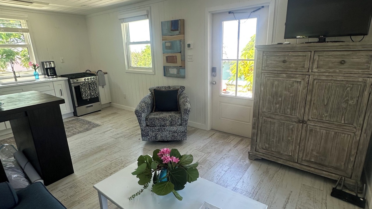 Photo of Livingroom in Green Turtle Cay