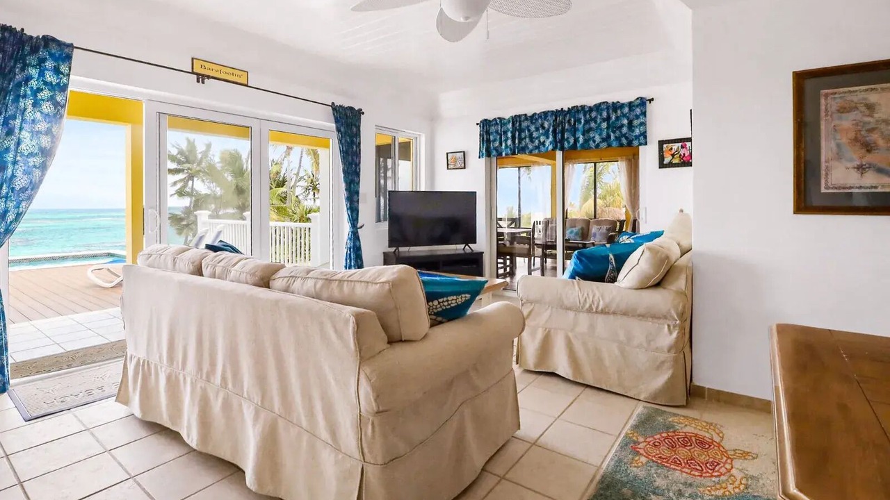 Photo of Livingroom in North Palmetto Point