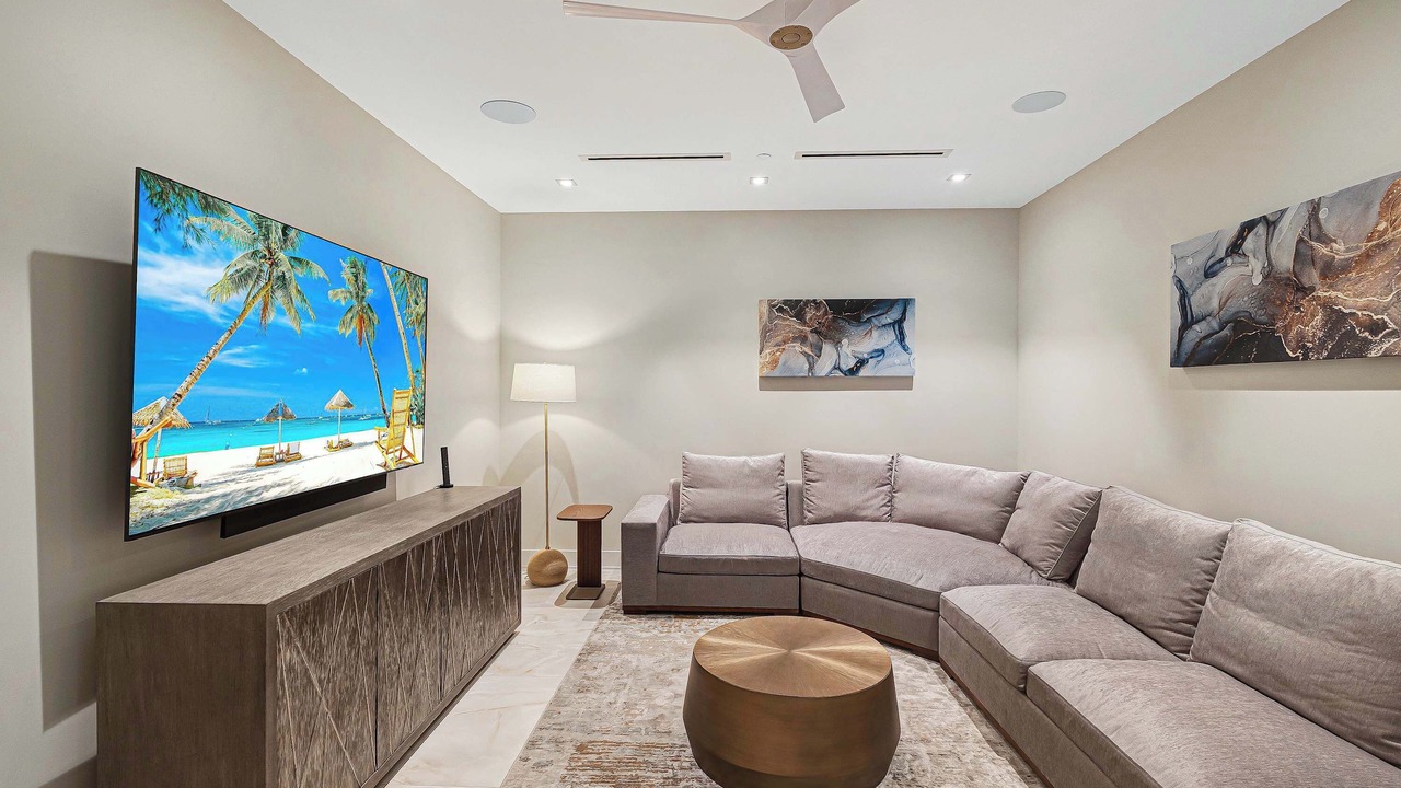 Photo of Livingroom in Nassau