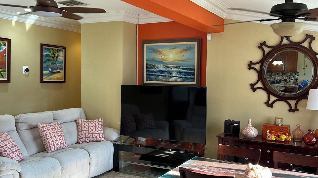 Photo of Livingroom in Nassau