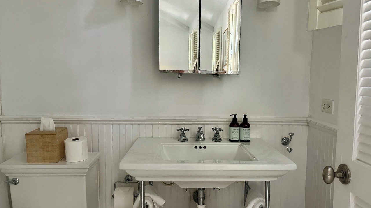 Photo of Bathroom in Dunmore Town