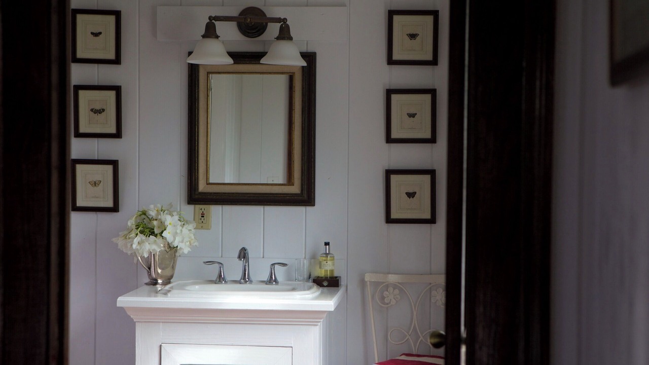 Photo of Bathroom in Dunmore Town