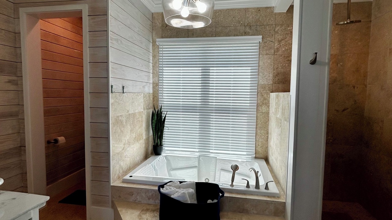 Photo of Bathroom in Lubbers Quarters Cay
