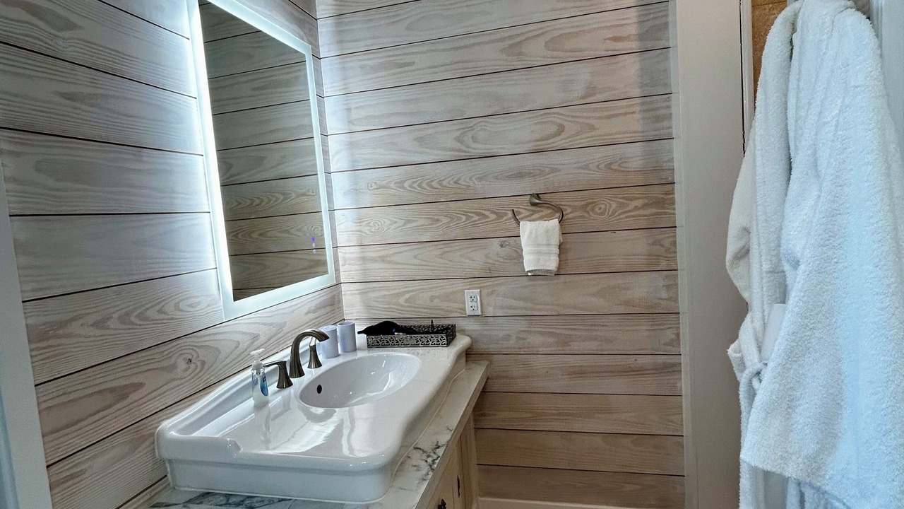 Photo of Bathroom in Lubbers Quarters Cay