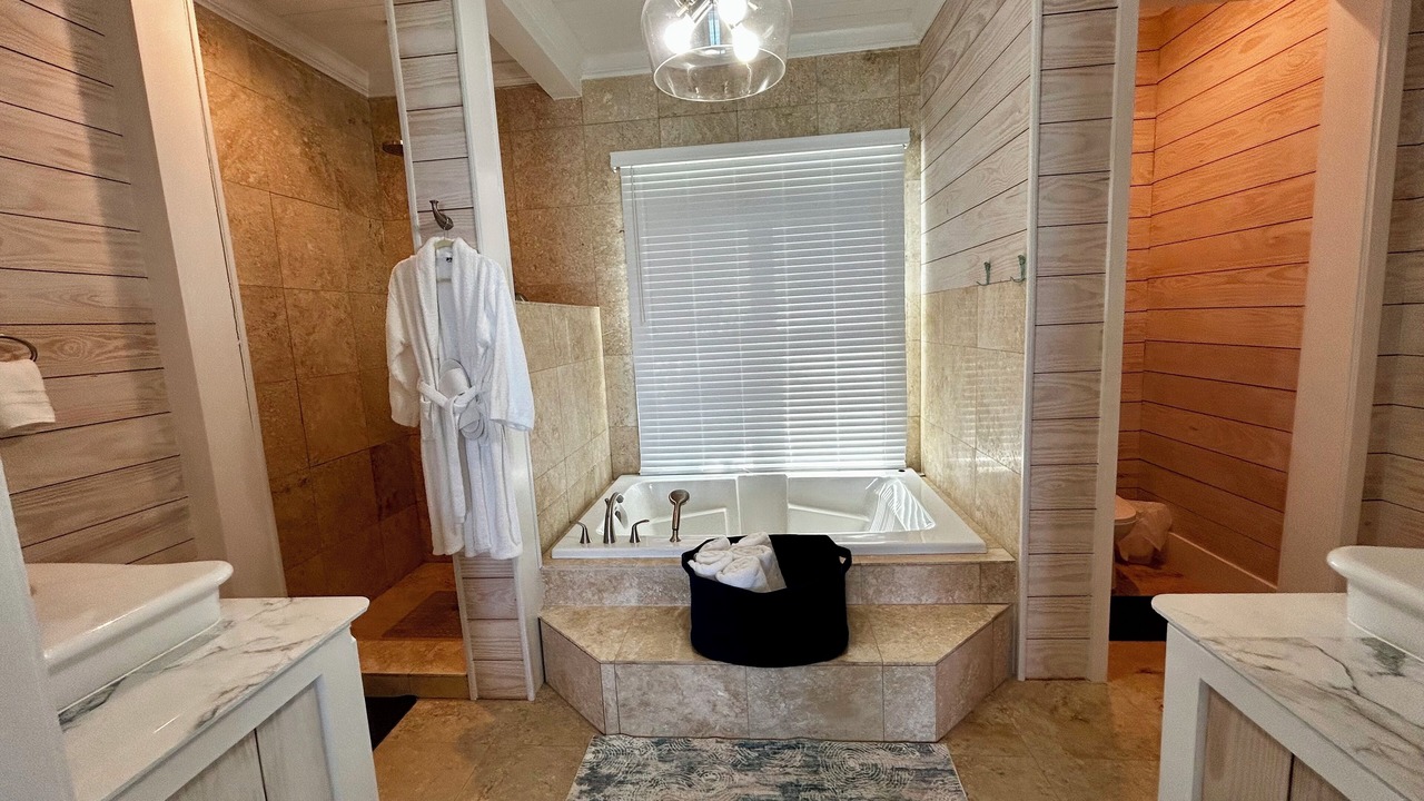 Photo of Bathroom in Lubbers Quarters Cay