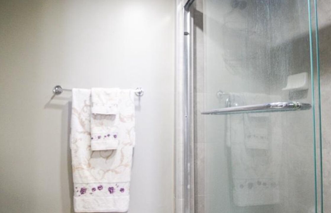 Photo of Bathroom in Greening Glade