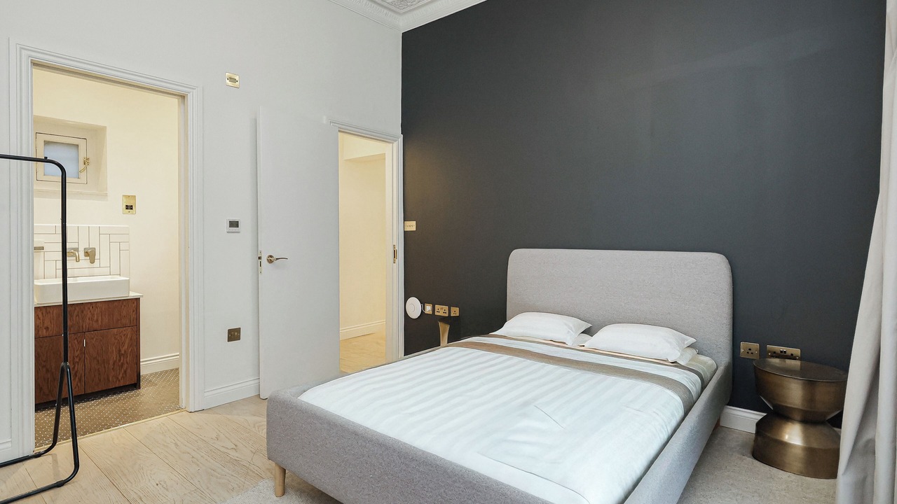 Photo of Bedroom in Lancaster Gate