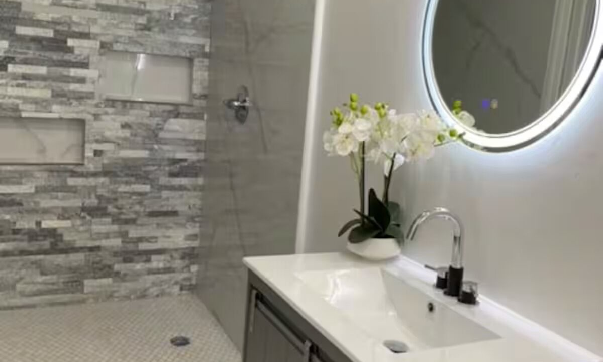 Photo of Bathroom in Lucaya