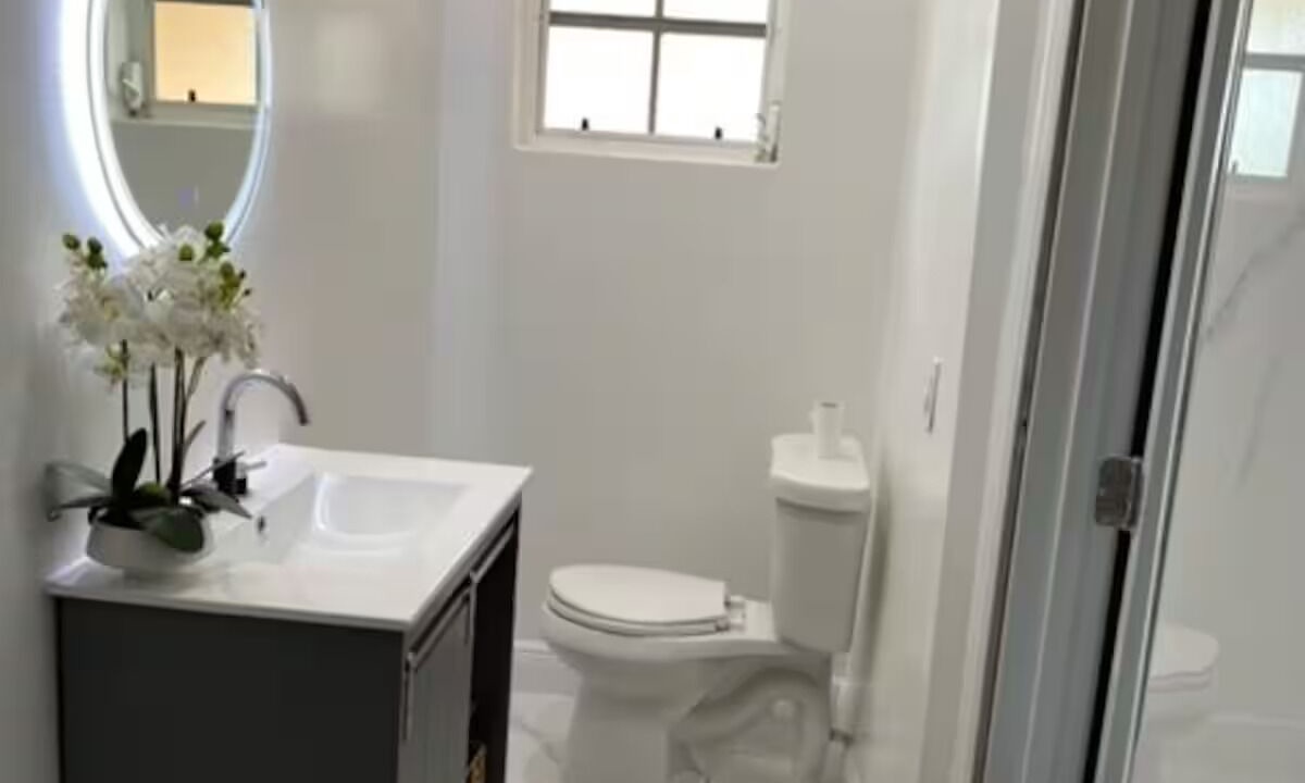 Photo of Bathroom in Lucaya