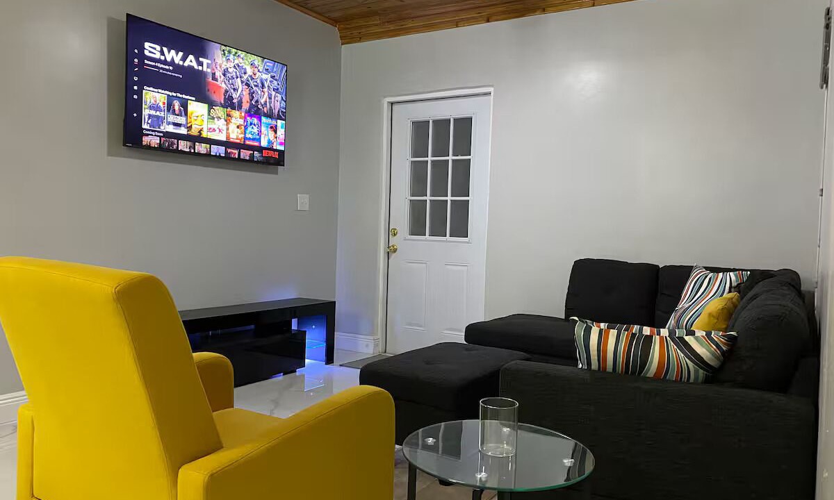 Photo of Livingroom in Lucaya