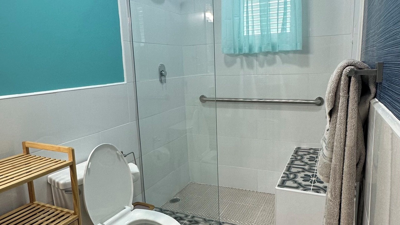 Photo of Bathroom in Coral Harbour