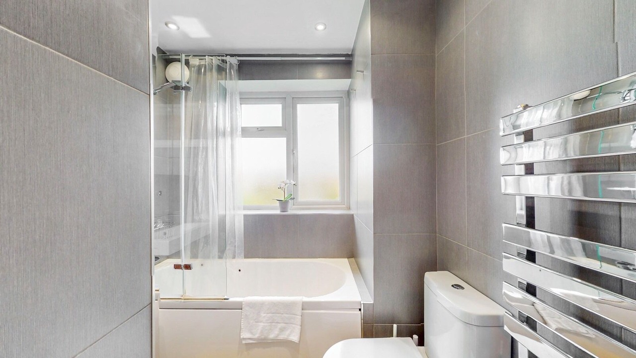 Photo of Bathroom in Swiss Cottage