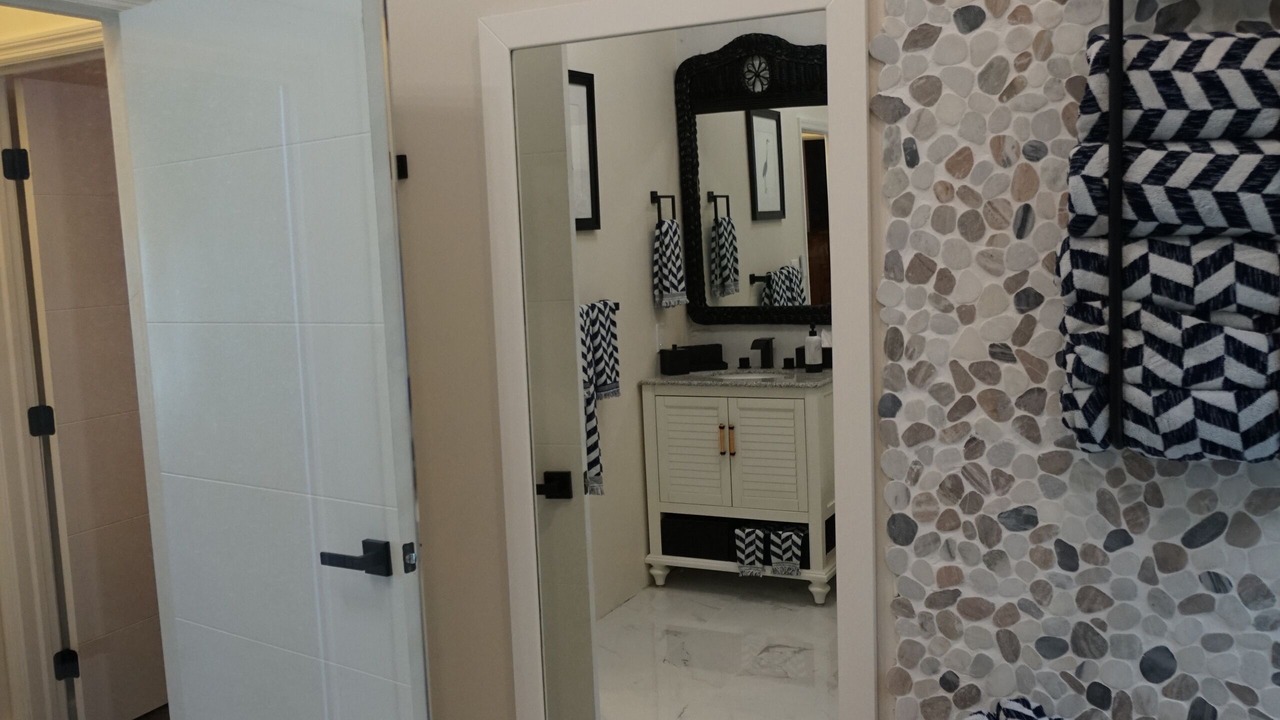 Photo of Bathroom in Staniel Cay