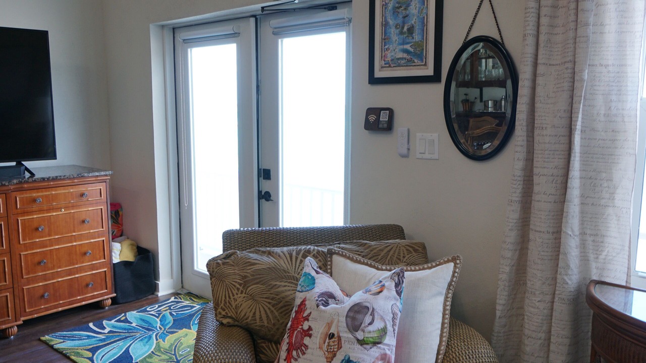 Photo of Livingroom in Staniel Cay