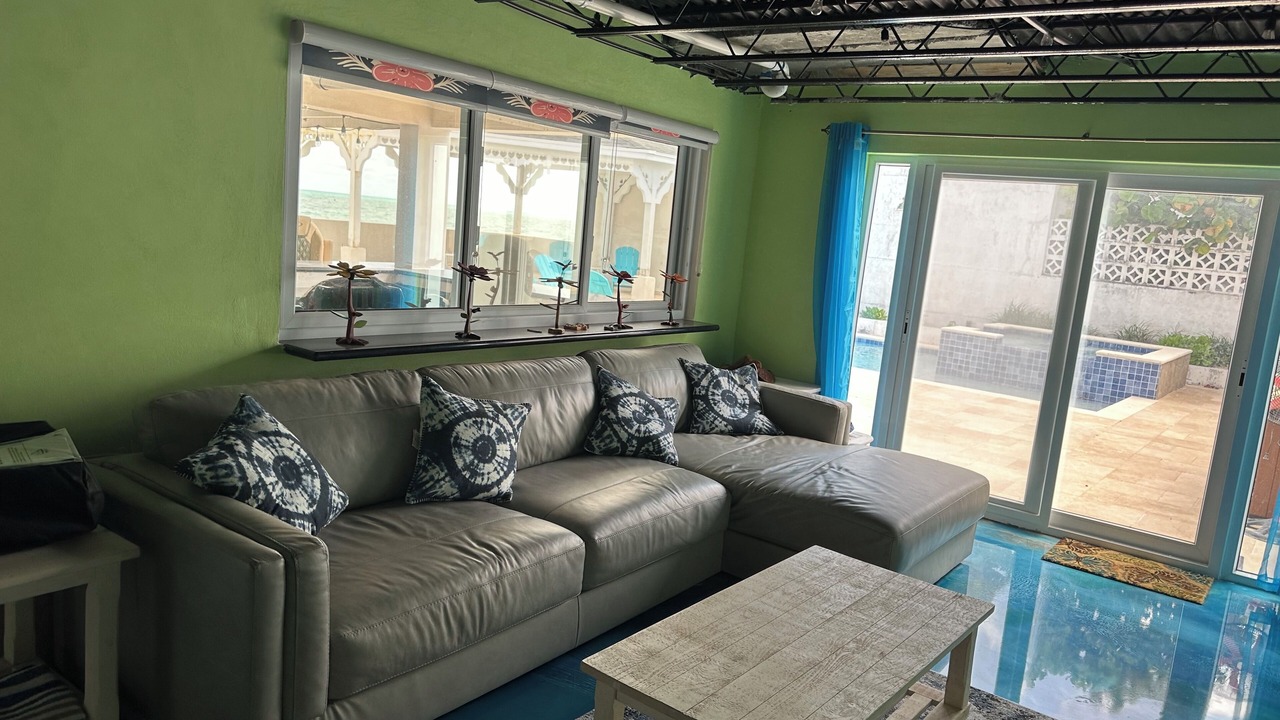 Photo of Livingroom in Nassau
