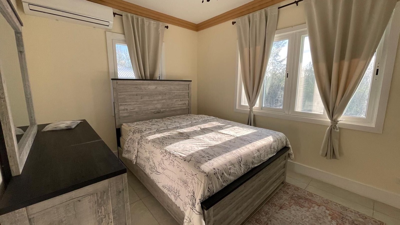 Photo of Bedroom in Tarpum Bay