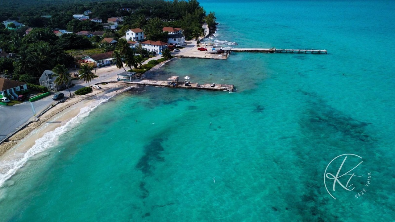 Photo of Others in Tarpum Bay