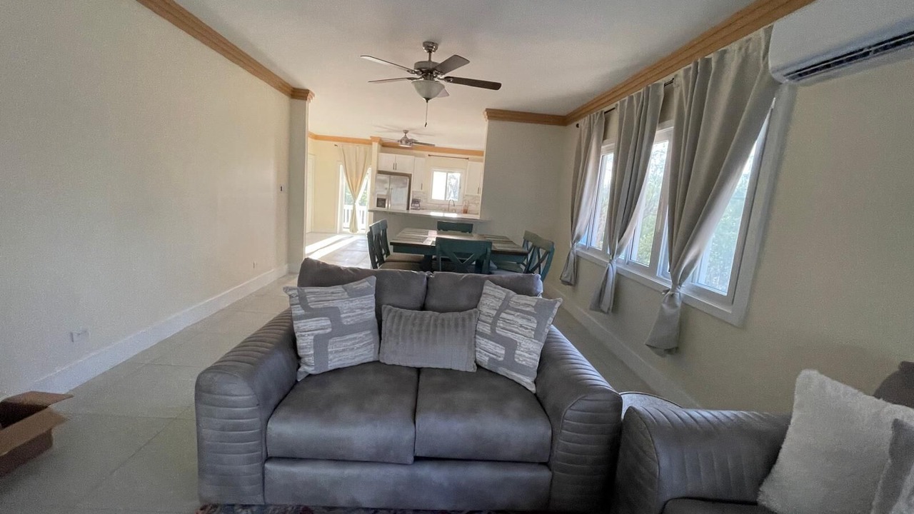 Photo of Livingroom in Tarpum Bay