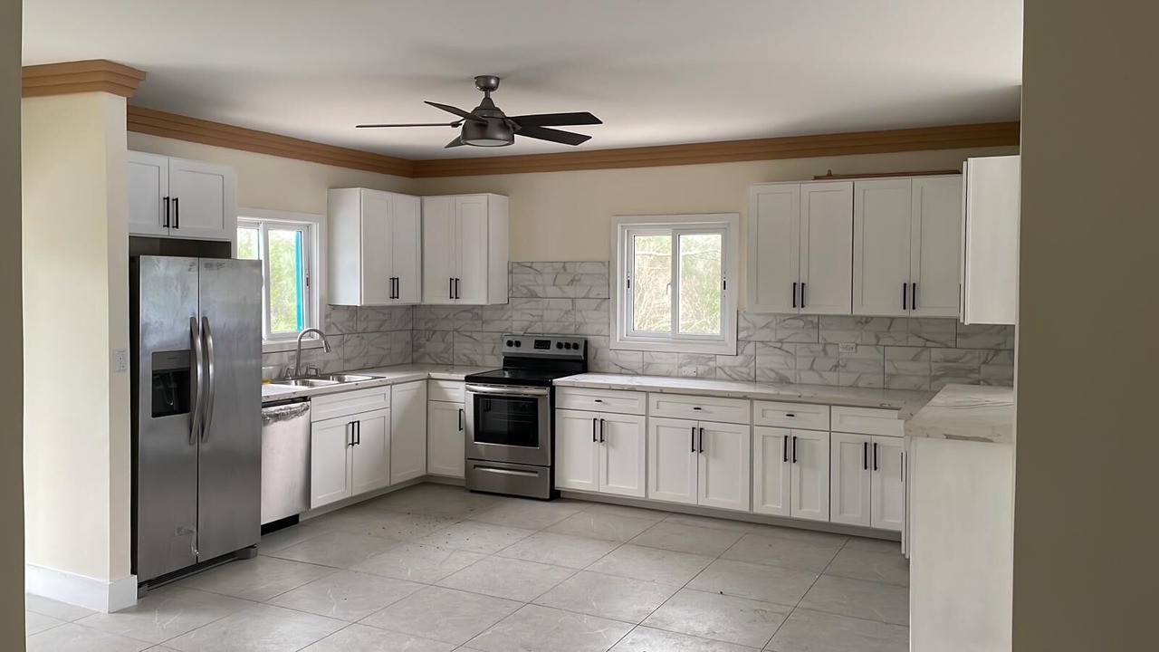 Photo of Kitchen in Tarpum Bay