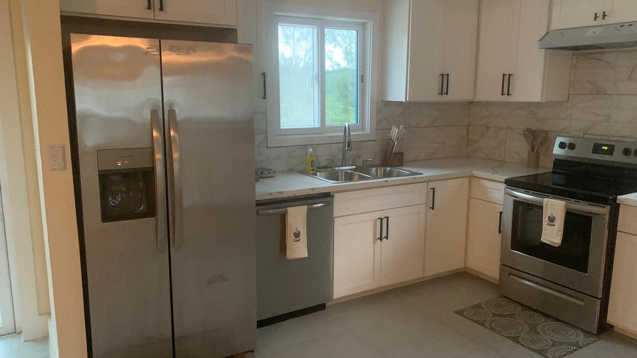 Photo of Kitchen in Tarpum Bay