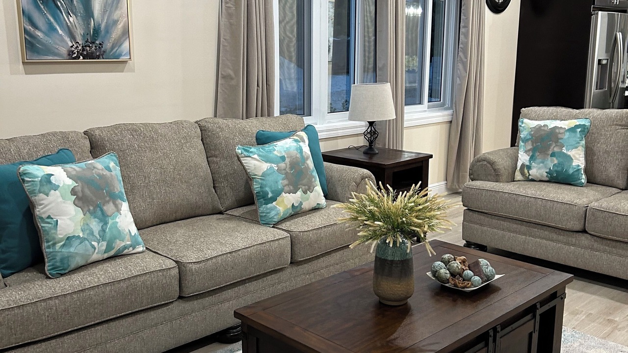Photo of Livingroom in Farmer's Hill