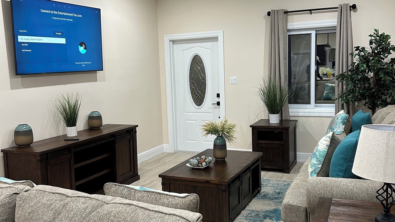 Photo of Livingroom in Farmer's Hill