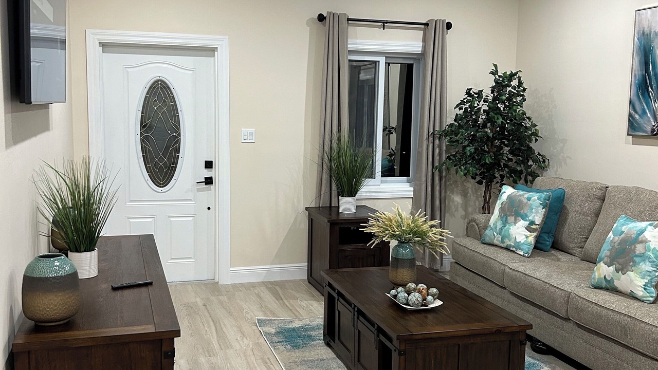 Photo of Livingroom in Farmer's Hill