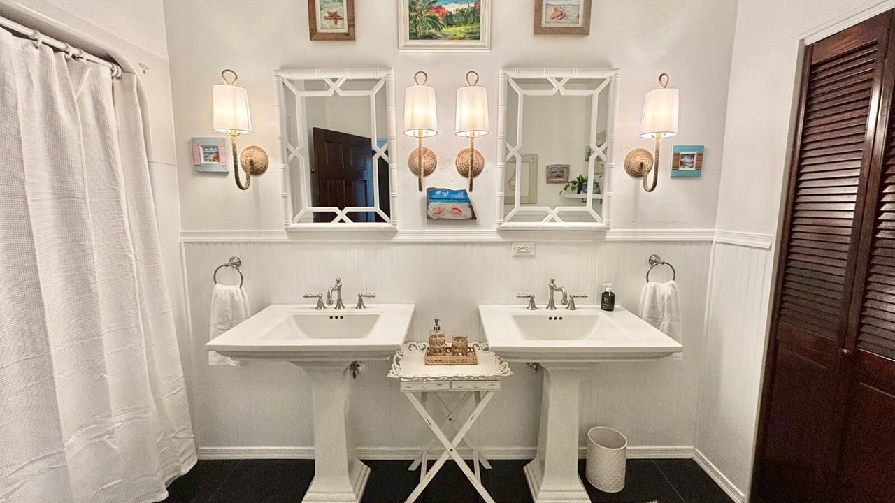 Photo of Bathroom in Nassau