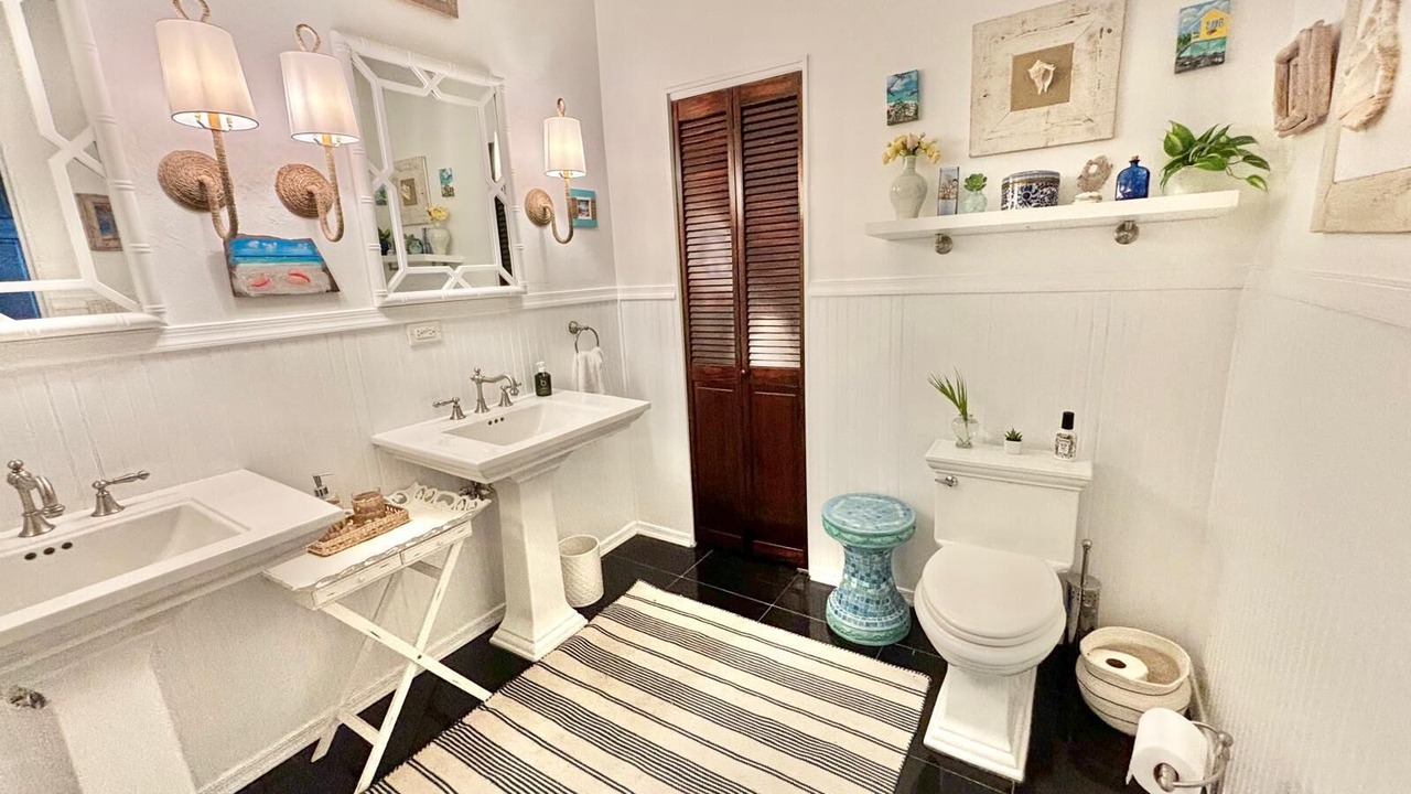 Photo of Bathroom in Nassau