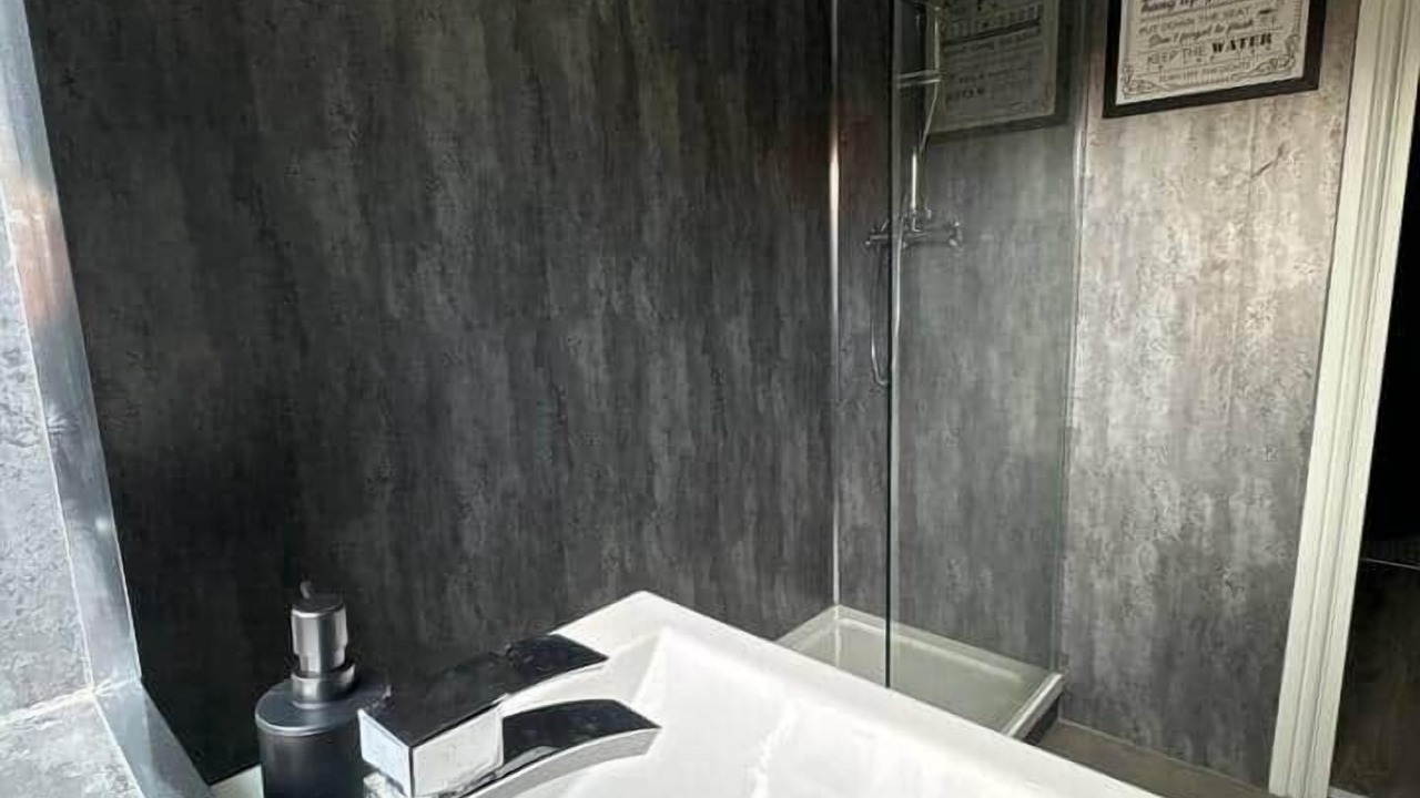 Photo of Bathroom in Everton