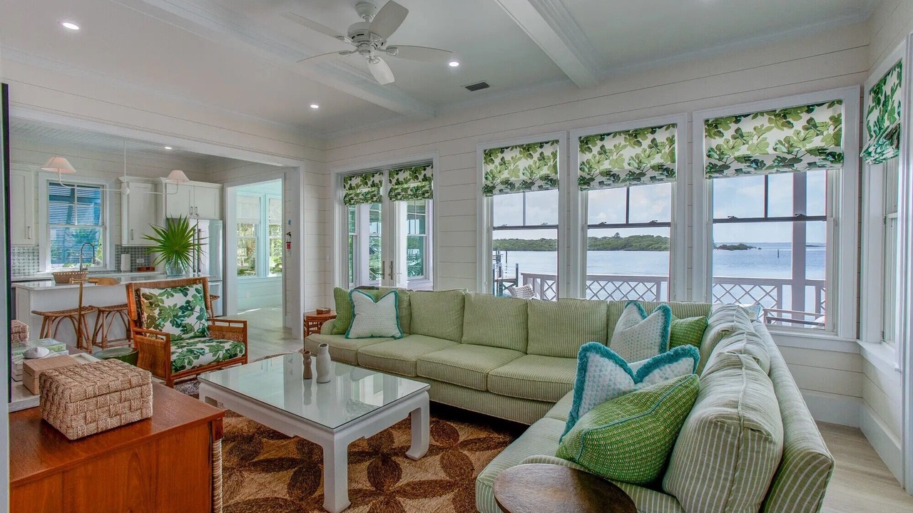 Photo of Livingroom in Hope Town